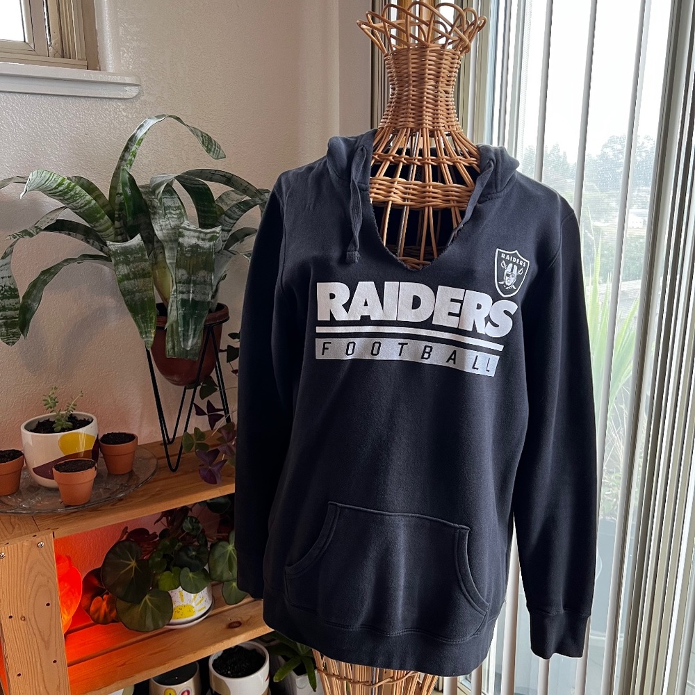 Raiders woman's fleece-lined sweatshirt